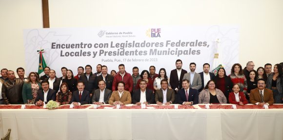 Mantiene Céspedes Peregrina reunión con legisladores y ediles