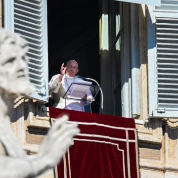 Papa Francisco pide “caridad concreta” para países que sufren catástrofes y guerras