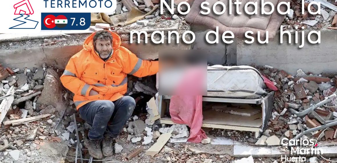 (VIDEO) Padre no suelta la mano de su hija fallecida atrapada en los escombros