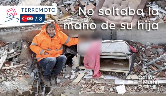 (VIDEO) Padre no suelta la mano de su hija fallecida atrapada en los escombros