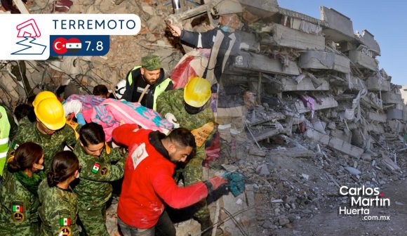 Elementos del Ejército Mexicano rescatan con vida a una persona en Turquía