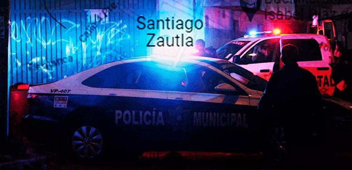 Delincuentes golpean, desarman y roban patrulla a policías de Zautla