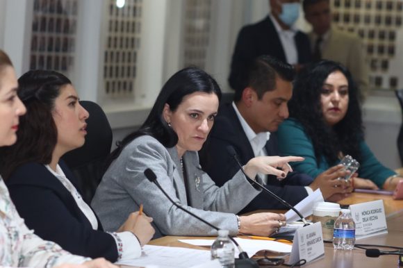 da73659e-81da-4984-a531-ae24becf42cb Involucrar a padres de familia en la educación y atención de los niños; iniciativa aprobada