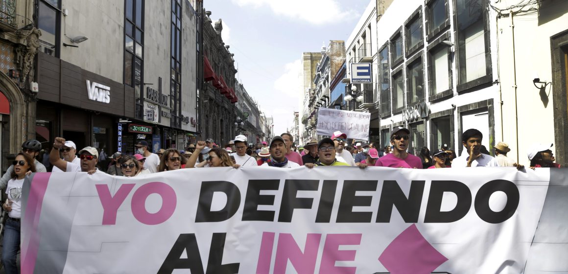 Líderes del PRI, PAN, PRD y MC llamaron a los ciudadanos a cerrar filas para defender al INE