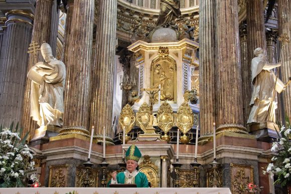 Con el rito de la imposición de la ceniza inicia la Cuaresma, tiempo de “gracia” y “purificación”