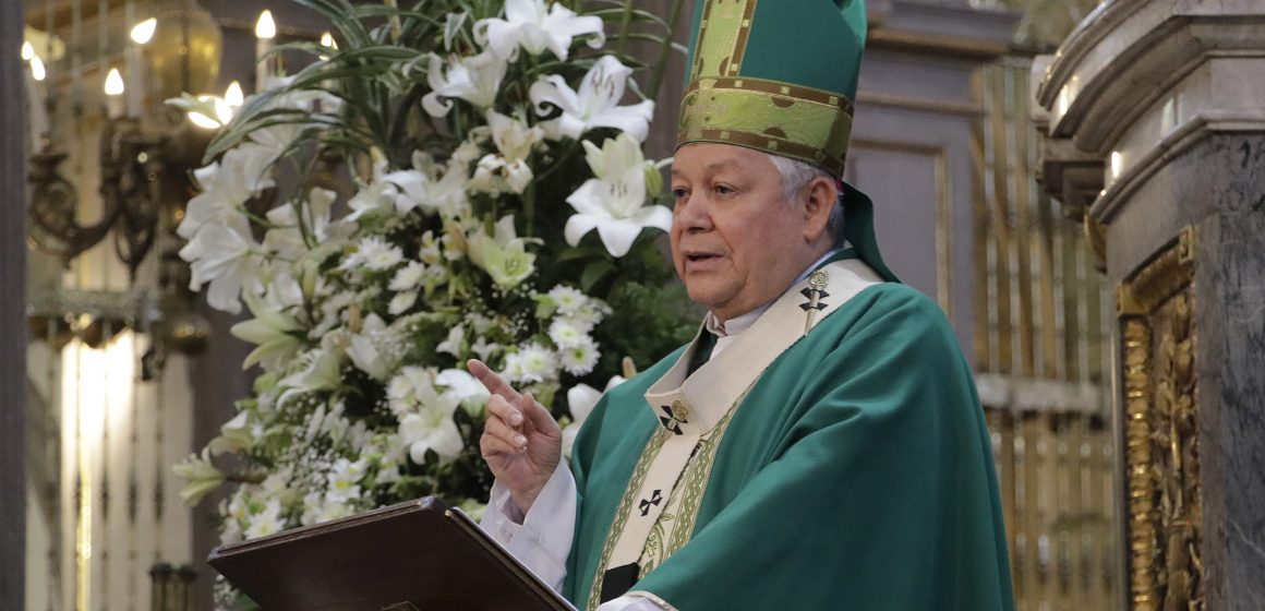Pide arzobispo por peregrinos que acuden a la Basílica de Guadalupe