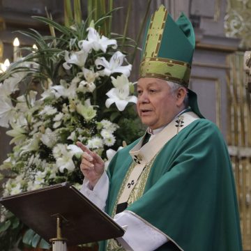 Pide arzobispo por peregrinos que acuden a la Basílica de Guadalupe