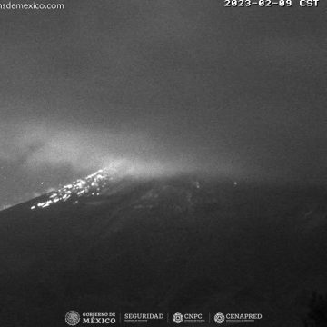 En las últimas 24 horas, el volcán Popocatépetl registró 144 exhalaciones y dos explosiones