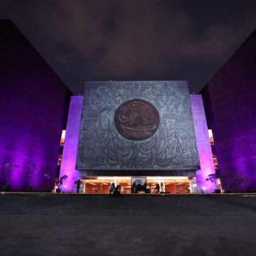 Cámara de Diputados se iluminó de color púrpura con motivo del Día Mundial de la Epilepsia