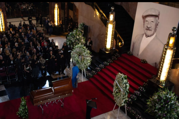 Rinden homenaje a Ignacio López Tarso en Bellas Artes