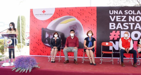 Inician colecta de la Cruz Roja en Texmelucan; Norma Layón da banderazo