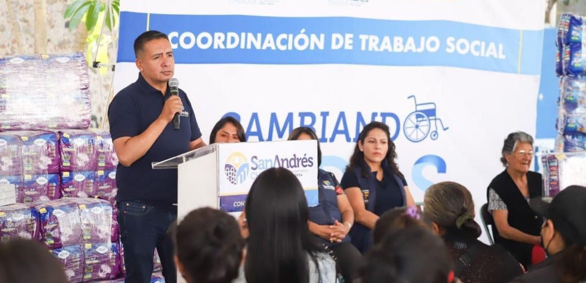 DIF de San Andrés Cholula entrega pañales y bolsas de colostomía