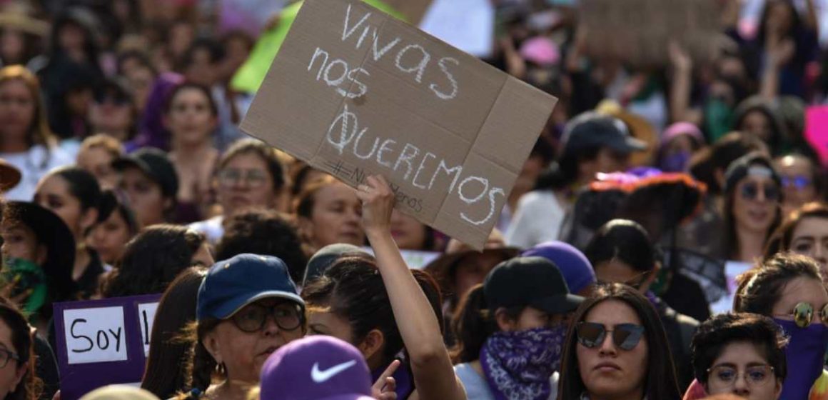 Autoridades reportan asistencia de 90 mil mujeres a la marcha 8M en la CDMX