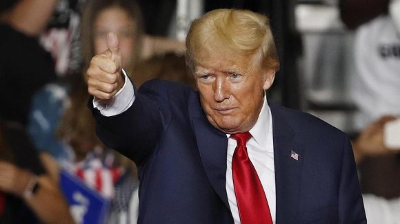 Donald Trump regresa a Facebook y YouTube