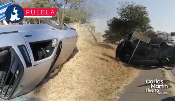 Accidente en la vía Atlixcáyotl; camioneta termina volteada