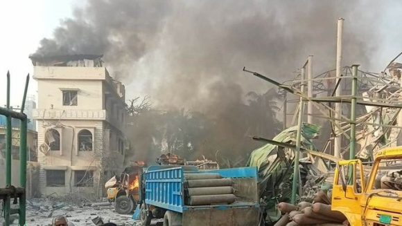 Explosión en planta de oxígeno en Bangladesh deja cinco muertos
