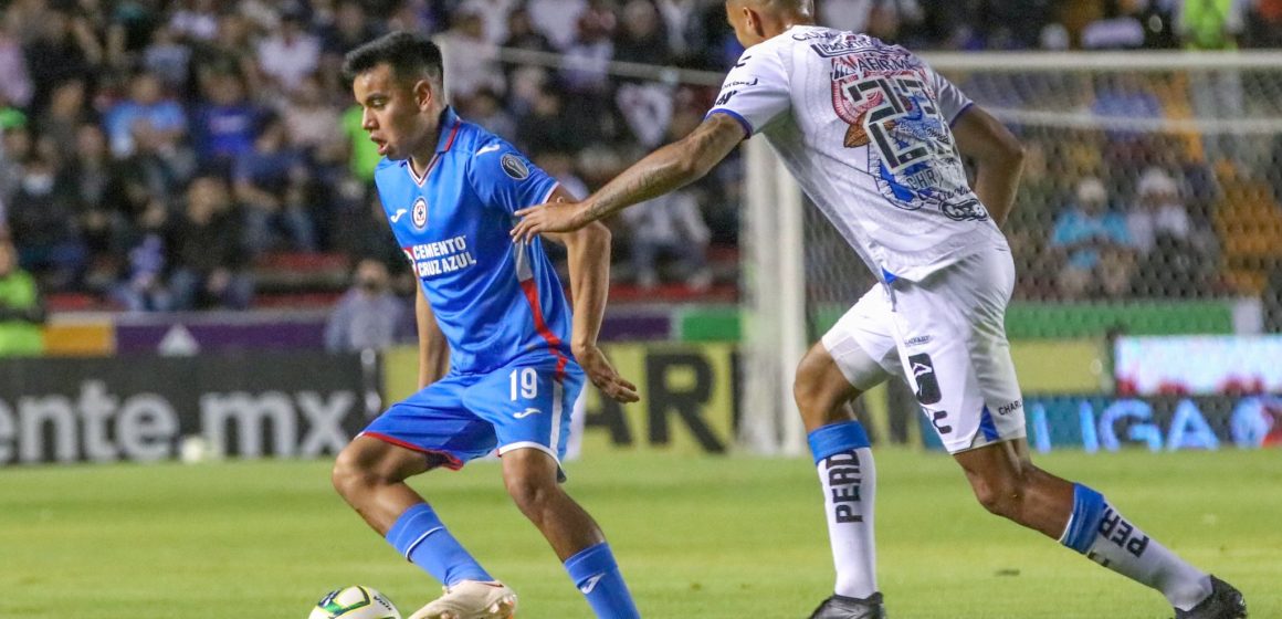 Cruz Azul rescata empate ante el Querétaro en La corregidora