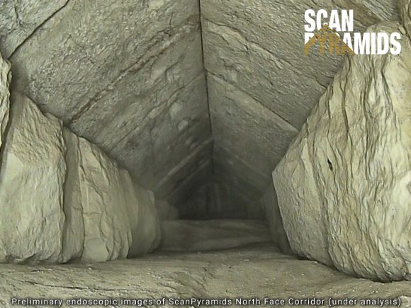 Descubren corredor oculto en la Gran Pirámide de Guiza en Egipto