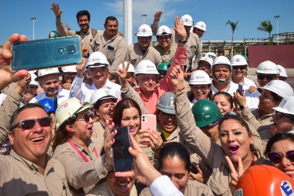 FrX81XCaQAUGDa0 AMLO visita la refinería “Francisco I. Madero” en Tamaulipas