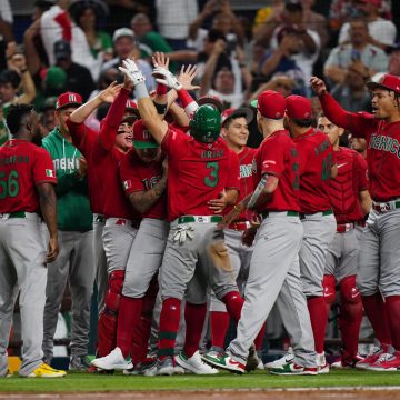 “Casi tocamos el cielo”: AMLO ¡Felicidades a los beisbolistas de México!