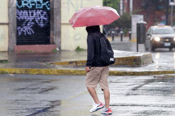 Lluvias se mantendrán en varios estados por canales de baja presión