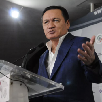 Osorio Chong deja la coordinación de la bancada del PRI en el Senado