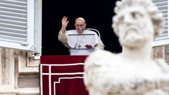 Papa Francisco pide reconciliación y paz en Perú