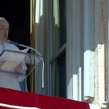 Papa Francisco pidió detener a los traficantes tras naufragio en Italia