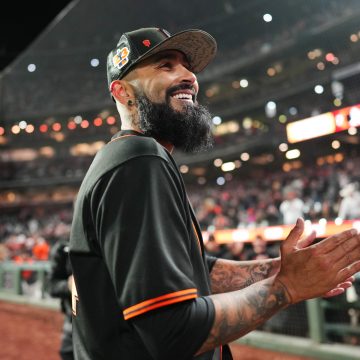 El lanzador Sergio Romo se despidió de Grandes Ligas