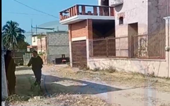 Ladrones disparan a conductor para robarle camioneta en Izúcar