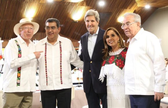 Céspedes Peregrina participa en la reunión de la Conago en Oaxaca