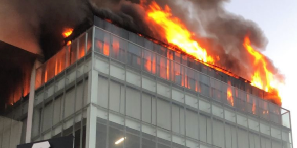 Incendian bares en Morelia, Michoacán