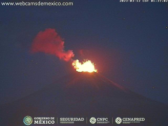 Volcan Popocatepetl explosion 12 marzo