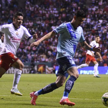 Puebla vence a las Chivas 1-0 en el Cuauhtémoc