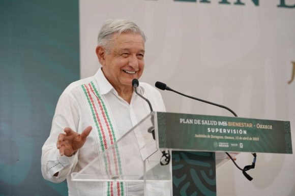 AMLO promete un sistema de salud “mejor que el de Dinamarca”