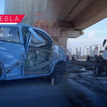 Así fue el aparatoso accidente en la México-Puebla; tráiler choca contra columna