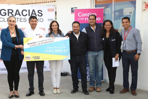 Ayuntamiento - OXXO - redondeo OXXO entrega donativo al Ayuntamiento de Puebla; se construirá área post COVID