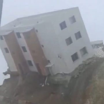 (VIDEO) Colapsa segundo edificio del fraccionamiento La Sierra en Tijuana