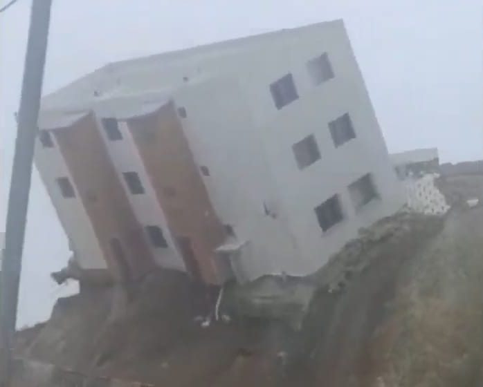 (VIDEO) Colapsa segundo edificio del fraccionamiento La Sierra en Tijuana