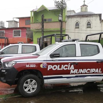 En Xicotepec Sergio Salomón entregó patrullas