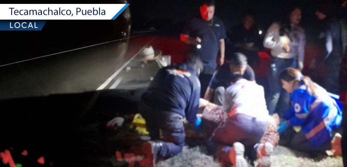 Dos mujeres presuntamente borrachas protagonizan aparatoso accidente en Tecamachalco
