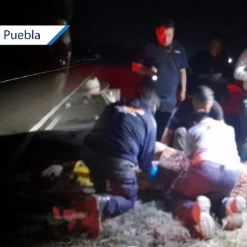 Dos mujeres presuntamente borrachas protagonizan aparatoso accidente en Tecamachalco