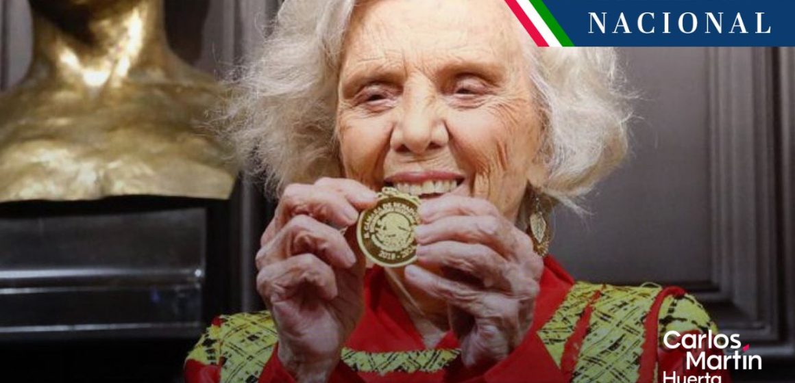 Elena Poniatowska recibe medalla Belisario Domínguez