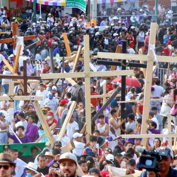 Reportan cifra histórica de asistentes a la Pasión de Cristo en Iztapalapa