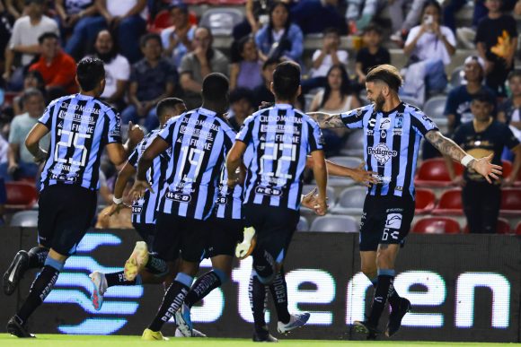Los Gallos Blancos superaron a los Pumas que se hunden en la tabla
