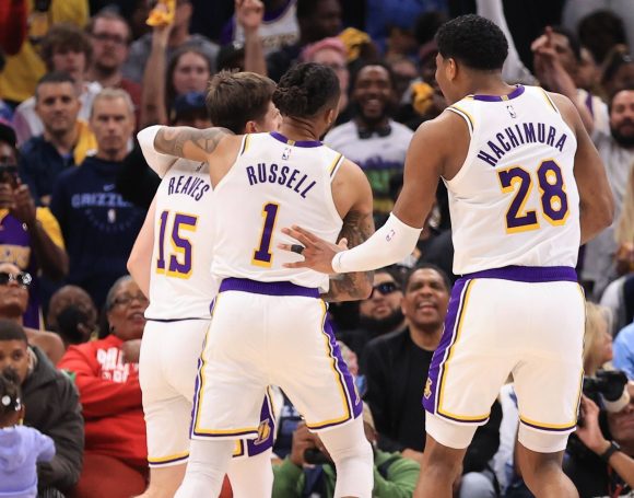 Los Lakers pegan primero ante los Grizzlies en la postemporada