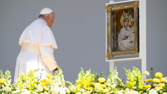 Papa Francisco llama a los países a trabajar por la paz