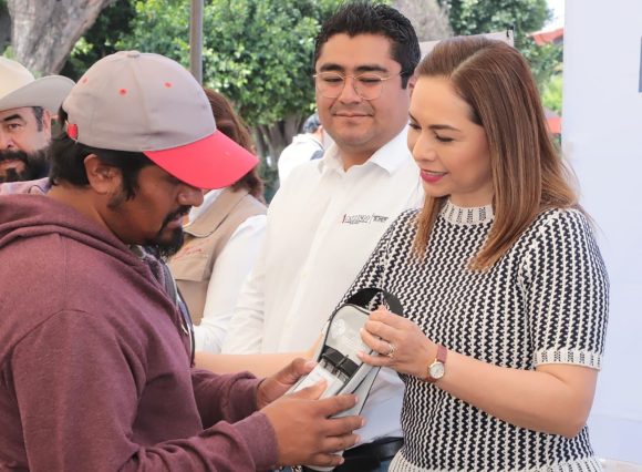 SEDIF aparatos auditivos Arranca SEDIF entrega de aparatos auditivos al interior del estado