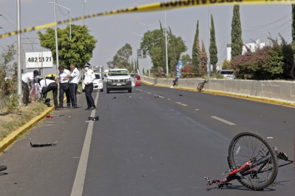 NOTA ROJA . CICLISTA ATROPELLADO Autoridades deben reforzar la seguridad en estas actividades recreativas