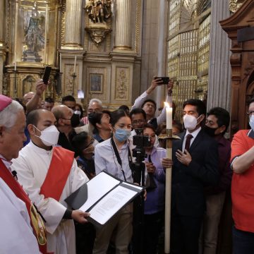 Arzobispo de Puebla encabezó la meditación del Viacrucis
